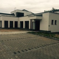 Tisztelt Lakosság! Elkészült a parkoló térkő borítása. / PM_EUALAPELLATAS_2017/13 pályázat 