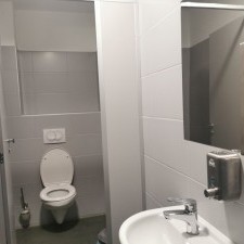 Elkészültek a mosdók is. / PM_EUALAPELLATAS_2017/13 pályázat 